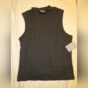 Sleeveless tee